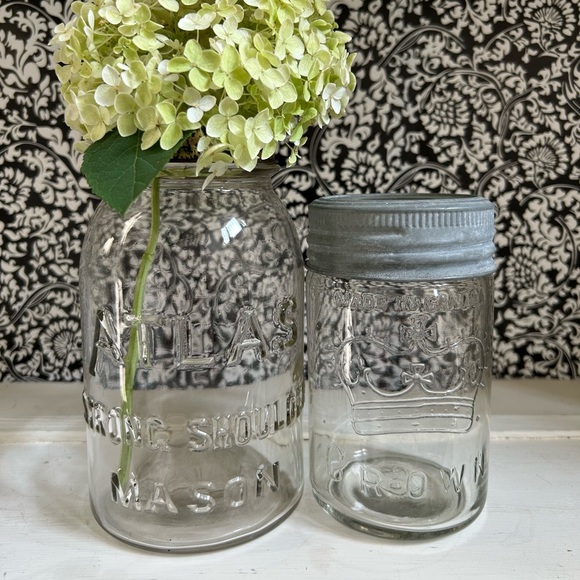 2 Vintage Glass Mason Jars - Picture 11 of 13